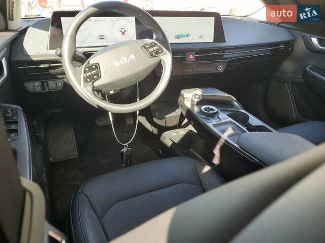 Красный Киа EV6, объемом двигателя 0 л и пробегом 40 тыс. км за 13980 $, фото 7 на Automoto.ua