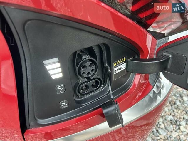Красный Киа EV6, объемом двигателя 0 л и пробегом 27 тыс. км за 27999 $, фото 11 на Automoto.ua
