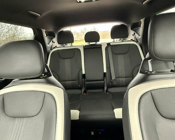 Красный Киа EV6, объемом двигателя 0 л и пробегом 53 тыс. км за 33900 $, фото 48 на Automoto.ua