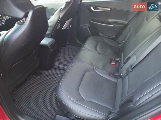 Красный Киа EV6, объемом двигателя 0 л и пробегом 7 тыс. км за 25500 $, фото 25 на Automoto.ua