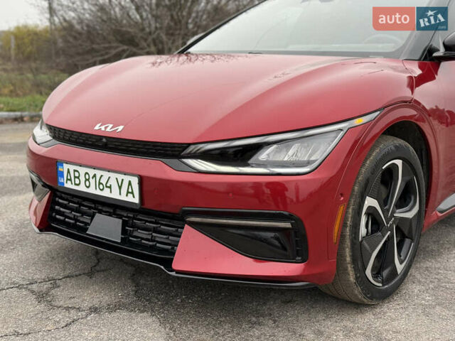 Красный Киа EV6, объемом двигателя 0 л и пробегом 53 тыс. км за 33900 $, фото 2 на Automoto.ua