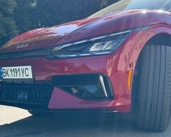 Красный Киа EV6, объемом двигателя 0 л и пробегом 14 тыс. км за 34900 $, фото 1 на Automoto.ua