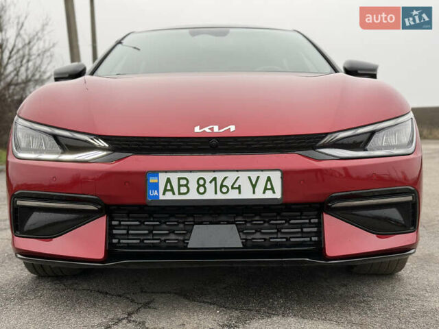 Красный Киа EV6, объемом двигателя 0 л и пробегом 53 тыс. км за 33900 $, фото 3 на Automoto.ua