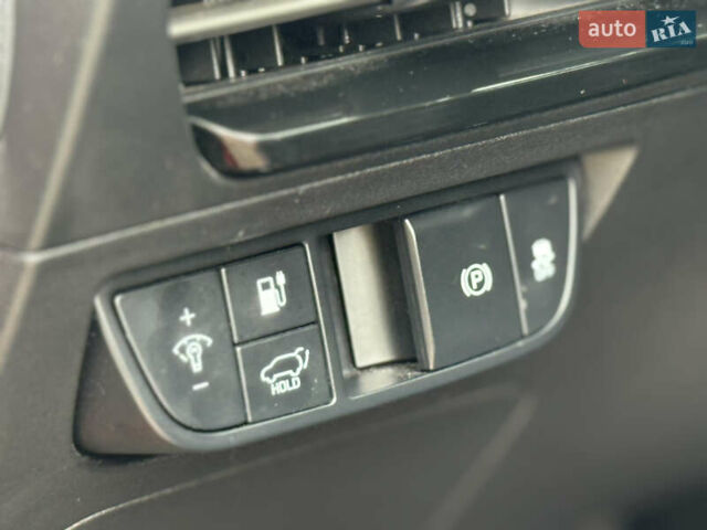 Красный Киа EV6, объемом двигателя 0 л и пробегом 54 тыс. км за 25950 $, фото 48 на Automoto.ua
