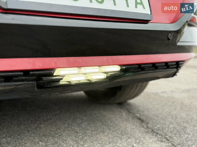 Красный Киа EV6, объемом двигателя 0 л и пробегом 53 тыс. км за 33900 $, фото 61 на Automoto.ua