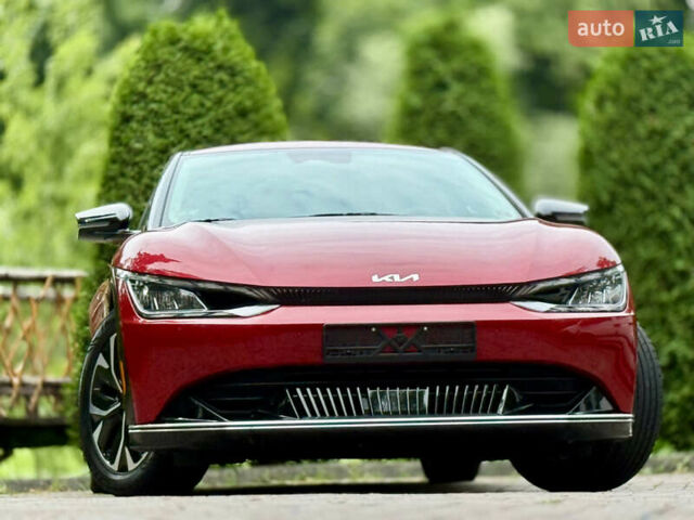 Красный Киа EV6, объемом двигателя 0 л и пробегом 54 тыс. км за 25950 $, фото 8 на Automoto.ua