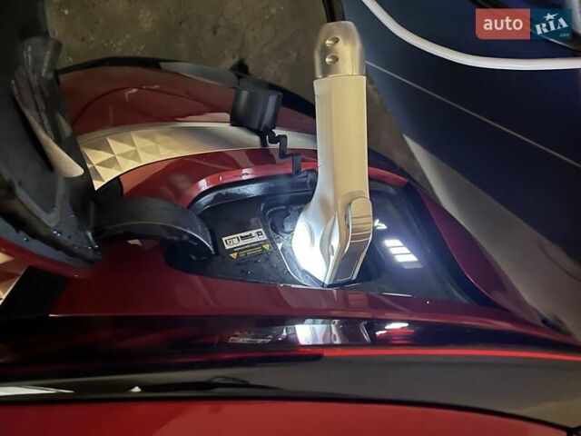 Красный Киа EV6, объемом двигателя 0 л и пробегом 9 тыс. км за 27999 $, фото 4 на Automoto.ua