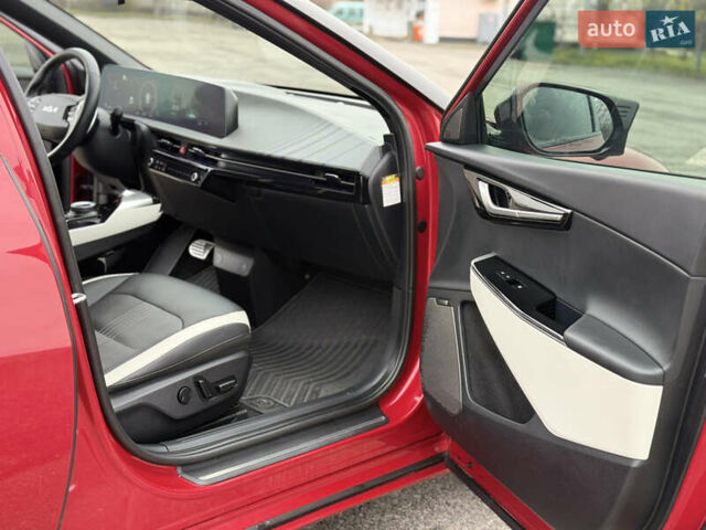 Красный Киа EV6, объемом двигателя 0 л и пробегом 53 тыс. км за 33900 $, фото 41 на Automoto.ua