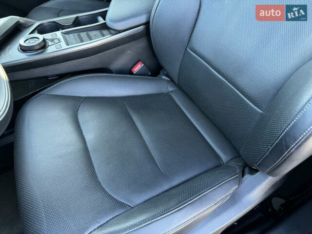 Красный Киа EV6, объемом двигателя 0 л и пробегом 80 тыс. км за 24000 $, фото 40 на Automoto.ua