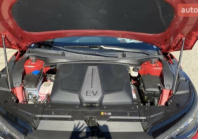 Красный Киа EV6, объемом двигателя 0 л и пробегом 76 тыс. км за 25700 $, фото 22 на Automoto.ua