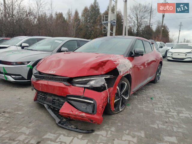 Красный Киа EV6, объемом двигателя 0 л и пробегом 39 тыс. км за 17600 $, фото 2 на Automoto.ua