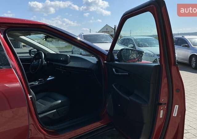 Красный Киа EV6, объемом двигателя 0 л и пробегом 76 тыс. км за 25700 $, фото 12 на Automoto.ua