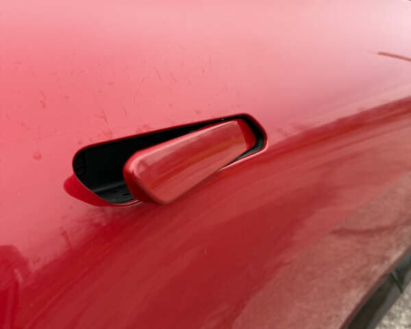 Красный Киа EV6, объемом двигателя 0 л и пробегом 53 тыс. км за 33900 $, фото 6 на Automoto.ua