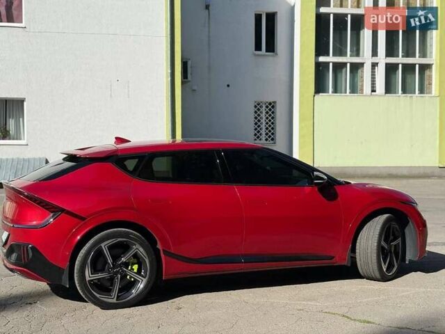 Красный Киа EV6, объемом двигателя 0 л и пробегом 14 тыс. км за 34900 $, фото 7 на Automoto.ua