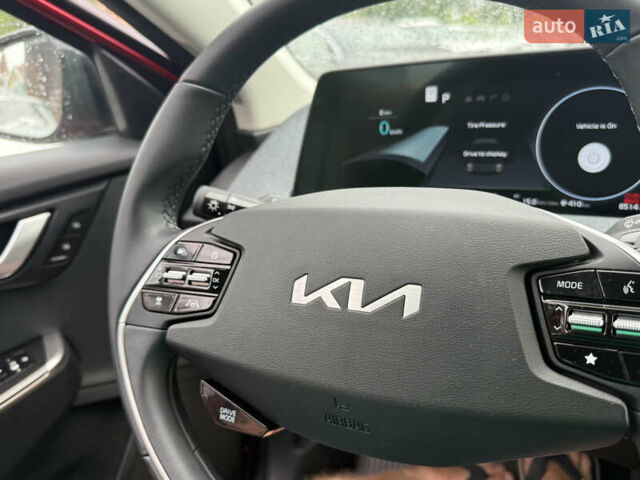 Киа EV6 2023 в Хмельницком на Automoto.ua Красный Киа EV6, объемом двигателя 0 л и пробегом 8 тыс. км за 26500 $, фото 14 на Automoto.ua
