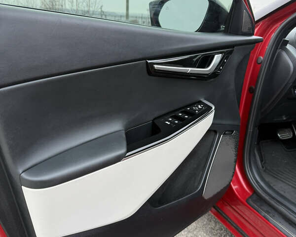 Красный Киа EV6, объемом двигателя 0 л и пробегом 53 тыс. км за 33900 $, фото 27 на Automoto.ua