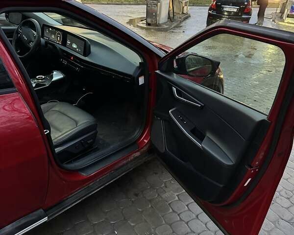 Червоний Кіа EV6, об'ємом двигуна 0 л та пробігом 82 тис. км за 27000 $, фото 8 на Automoto.ua
