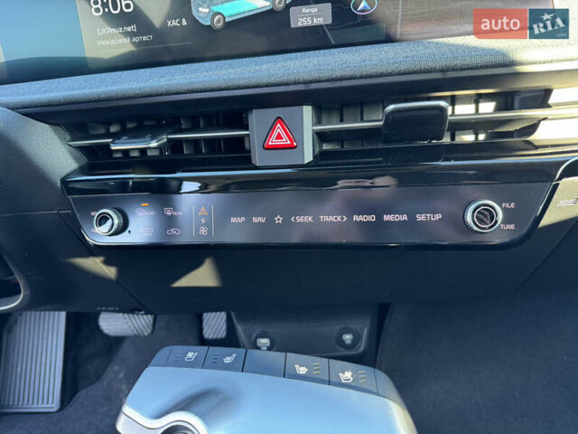 Красный Киа EV6, объемом двигателя 0 л и пробегом 80 тыс. км за 24000 $, фото 18 на Automoto.ua