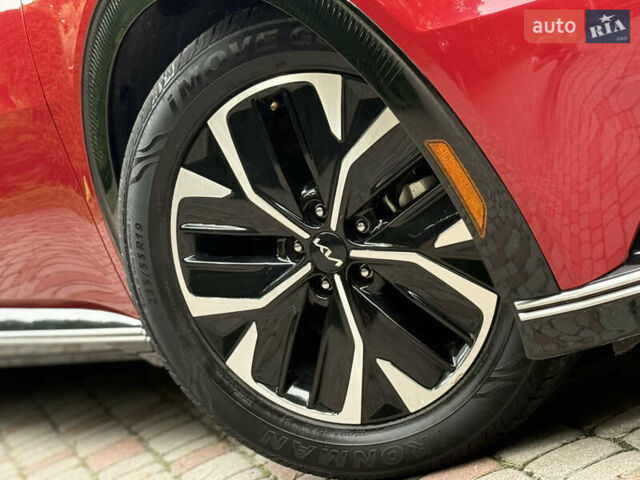 Красный Киа EV6, объемом двигателя 0 л и пробегом 54 тыс. км за 25950 $, фото 4 на Automoto.ua