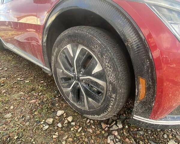 Красный Киа EV6, объемом двигателя 0 л и пробегом 27 тыс. км за 16800 $, фото 1 на Automoto.ua