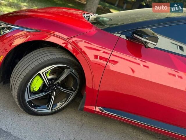 Красный Киа EV6, объемом двигателя 0 л и пробегом 14 тыс. км за 34900 $, фото 8 на Automoto.ua