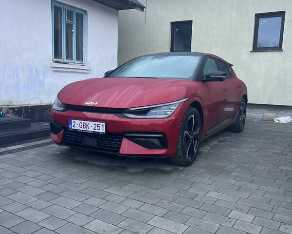 Красный Киа EV6, объемом двигателя 0 л и пробегом 10 тыс. км за 33500 $, фото 3 на Automoto.ua
