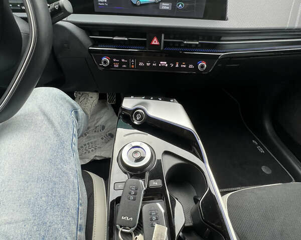 Красный Киа EV6, объемом двигателя 0 л и пробегом 10 тыс. км за 33500 $, фото 19 на Automoto.ua