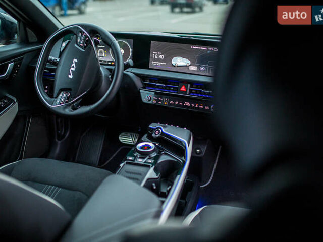 Красный Киа EV6, объемом двигателя 0 л и пробегом 10 тыс. км за 33500 $, фото 13 на Automoto.ua