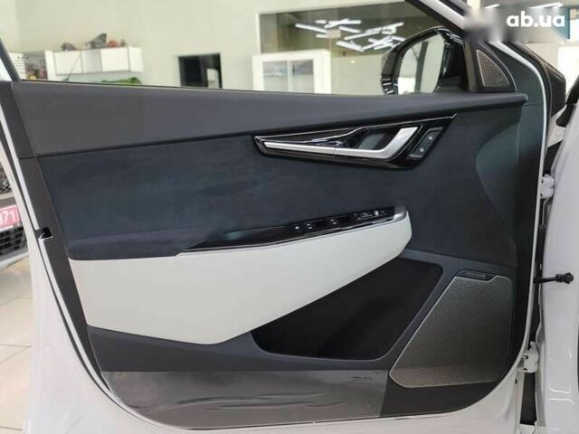 Киа EV6, объемом двигателя 0 л и пробегом 2 тыс. км за 45500 $, фото 14 на Automoto.ua