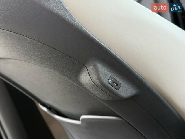 Киа EV6, объемом двигателя 0 л и пробегом 43 тыс. км за 25499 $, фото 55 на Automoto.ua