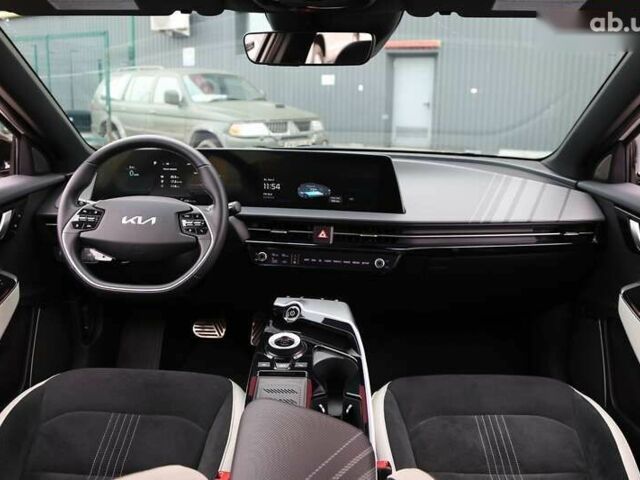 Киа EV6, объемом двигателя 0 л и пробегом 29 тыс. км за 31900 $, фото 13 на Automoto.ua