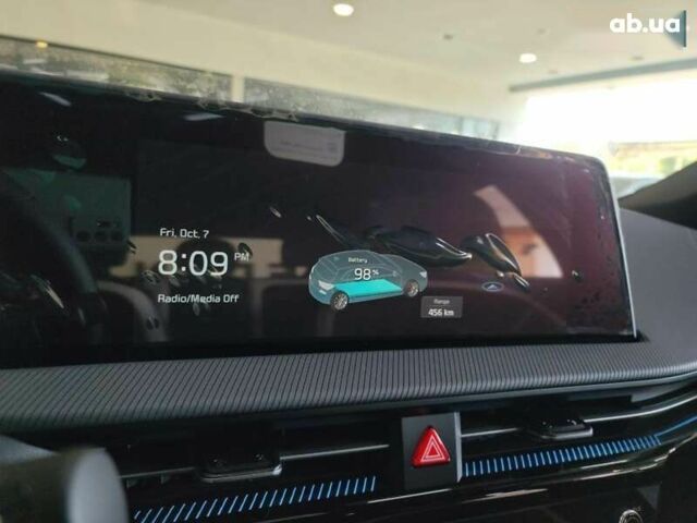 Киа EV6 2021 в Киеве на Automoto.ua Киа EV6, объемом двигателя 0 л и пробегом 2 тыс. км за 45500 $, фото 24 на Automoto.ua