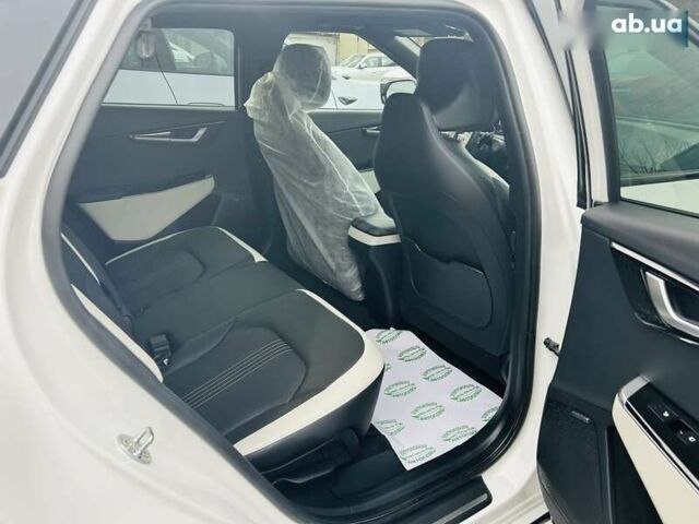 Кіа EV6, об'ємом двигуна 2 л та пробігом 11 тис. км за 34999 $, фото 16 на Automoto.ua