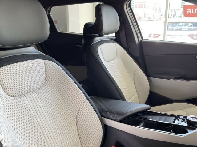 Киа EV6 2024 в Киеве на Automoto.ua Киа EV6, объемом двигателя 0 л и пробегом 0 тыс. км за 44818 $, фото 17 на Automoto.ua