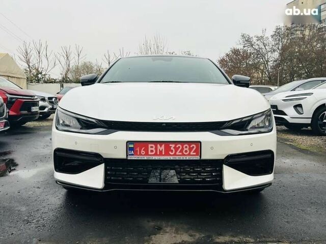 Кіа EV6, об'ємом двигуна 2 л та пробігом 11 тис. км за 34999 $, фото 10 на Automoto.ua