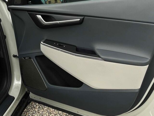 Серый Киа EV6, объемом двигателя 77 л и пробегом 64 тыс. км за 32999 $, фото 21 на Automoto.ua
