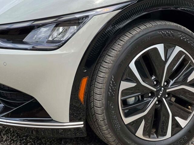 Серый Киа EV6, объемом двигателя 77 л и пробегом 64 тыс. км за 32999 $, фото 16 на Automoto.ua
