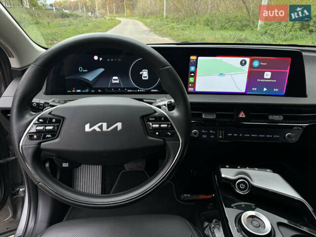 Серый Киа EV6, объемом двигателя 0 л и пробегом 65 тыс. км за 29000 $, фото 16 на Automoto.ua