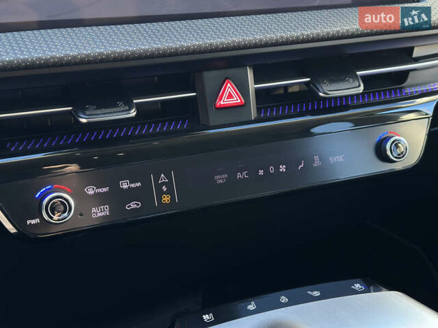 Сірий Кіа EV6, об'ємом двигуна 0 л та пробігом 188 тис. км за 25999 $, фото 40 на Automoto.ua