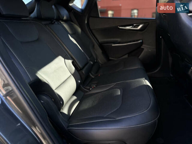 Сірий Кіа EV6, об'ємом двигуна 0 л та пробігом 188 тис. км за 25999 $, фото 57 на Automoto.ua