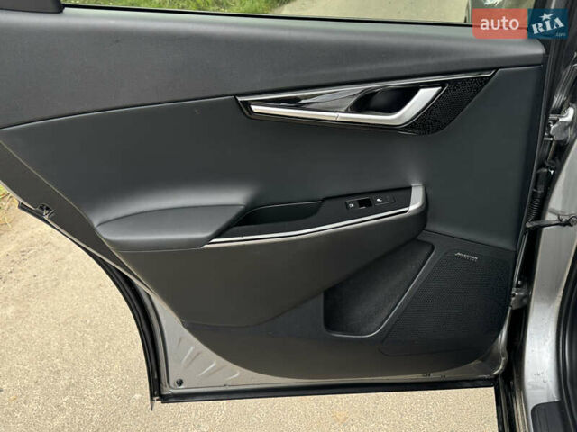 Серый Киа EV6, объемом двигателя 0 л и пробегом 65 тыс. км за 29000 $, фото 19 на Automoto.ua