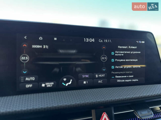 Сірий Кіа EV6, об'ємом двигуна 0 л та пробігом 188 тис. км за 25999 $, фото 60 на Automoto.ua