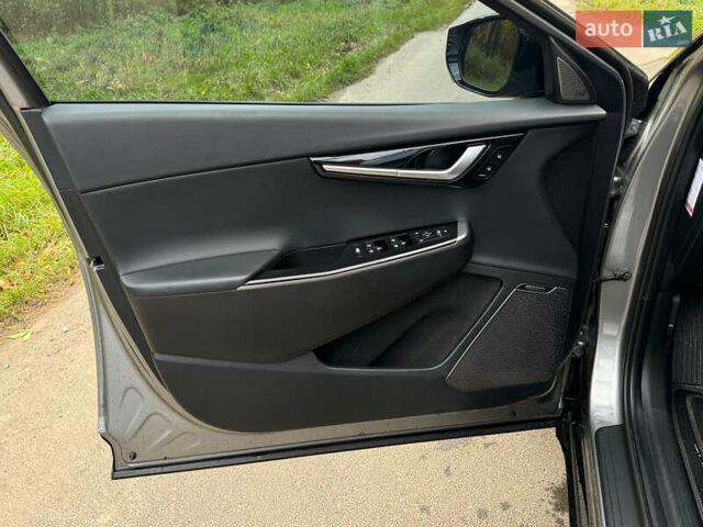 Серый Киа EV6, объемом двигателя 0 л и пробегом 65 тыс. км за 29000 $, фото 14 на Automoto.ua