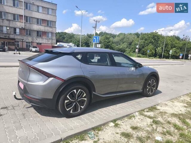 Серый Киа EV6, объемом двигателя 0 л и пробегом 122 тыс. км за 21999 $, фото 1 на Automoto.ua