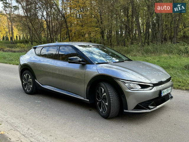 Серый Киа EV6, объемом двигателя 0 л и пробегом 65 тыс. км за 29000 $, фото 6 на Automoto.ua