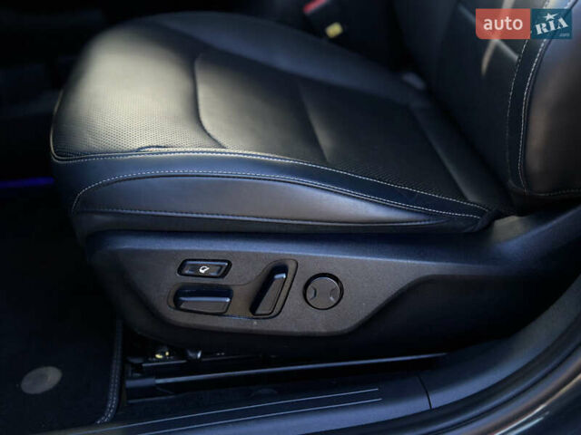 Сірий Кіа EV6, об'ємом двигуна 0 л та пробігом 188 тис. км за 25999 $, фото 42 на Automoto.ua