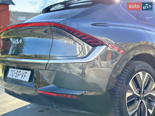 Сірий Кіа EV6, об'ємом двигуна 0 л та пробігом 188 тис. км за 25999 $, фото 23 на Automoto.ua