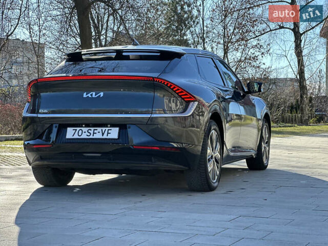 Сірий Кіа EV6, об'ємом двигуна 0 л та пробігом 188 тис. км за 25999 $, фото 20 на Automoto.ua