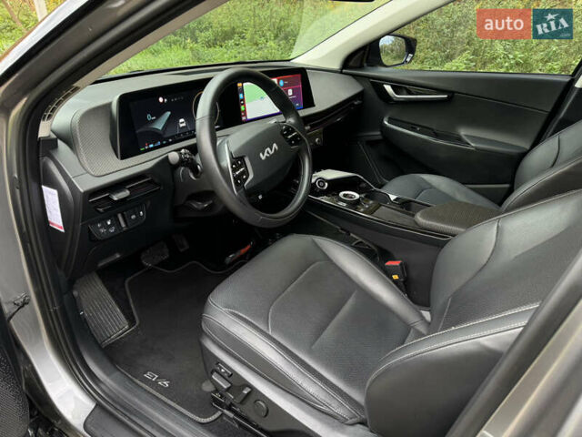Серый Киа EV6, объемом двигателя 0 л и пробегом 65 тыс. км за 29000 $, фото 15 на Automoto.ua