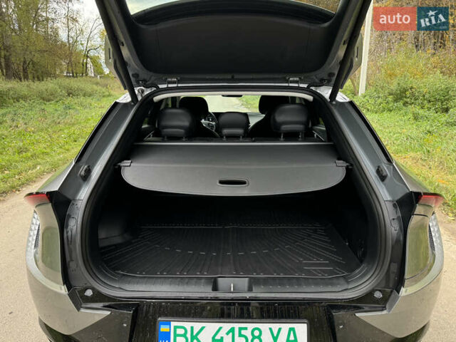 Серый Киа EV6, объемом двигателя 0 л и пробегом 65 тыс. км за 29000 $, фото 21 на Automoto.ua